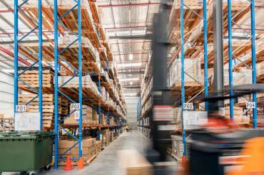 modern warehouse practicing state of the art warehouse management systems